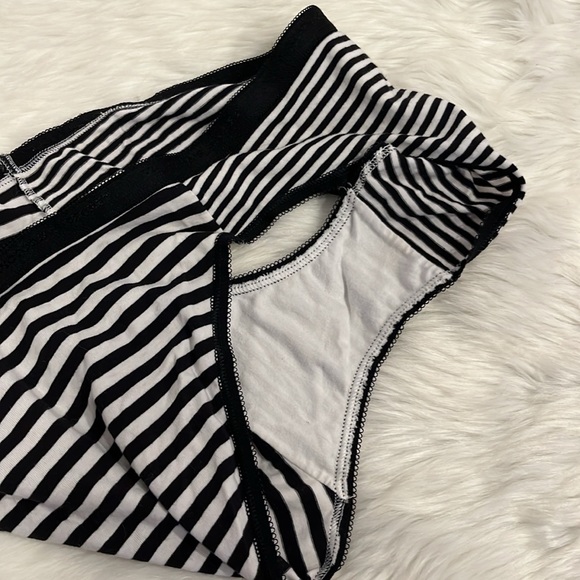 Victoria Secret Panty underwear bundle of 3 Women High Leg Brief Size Medium - Picture 10 of 12